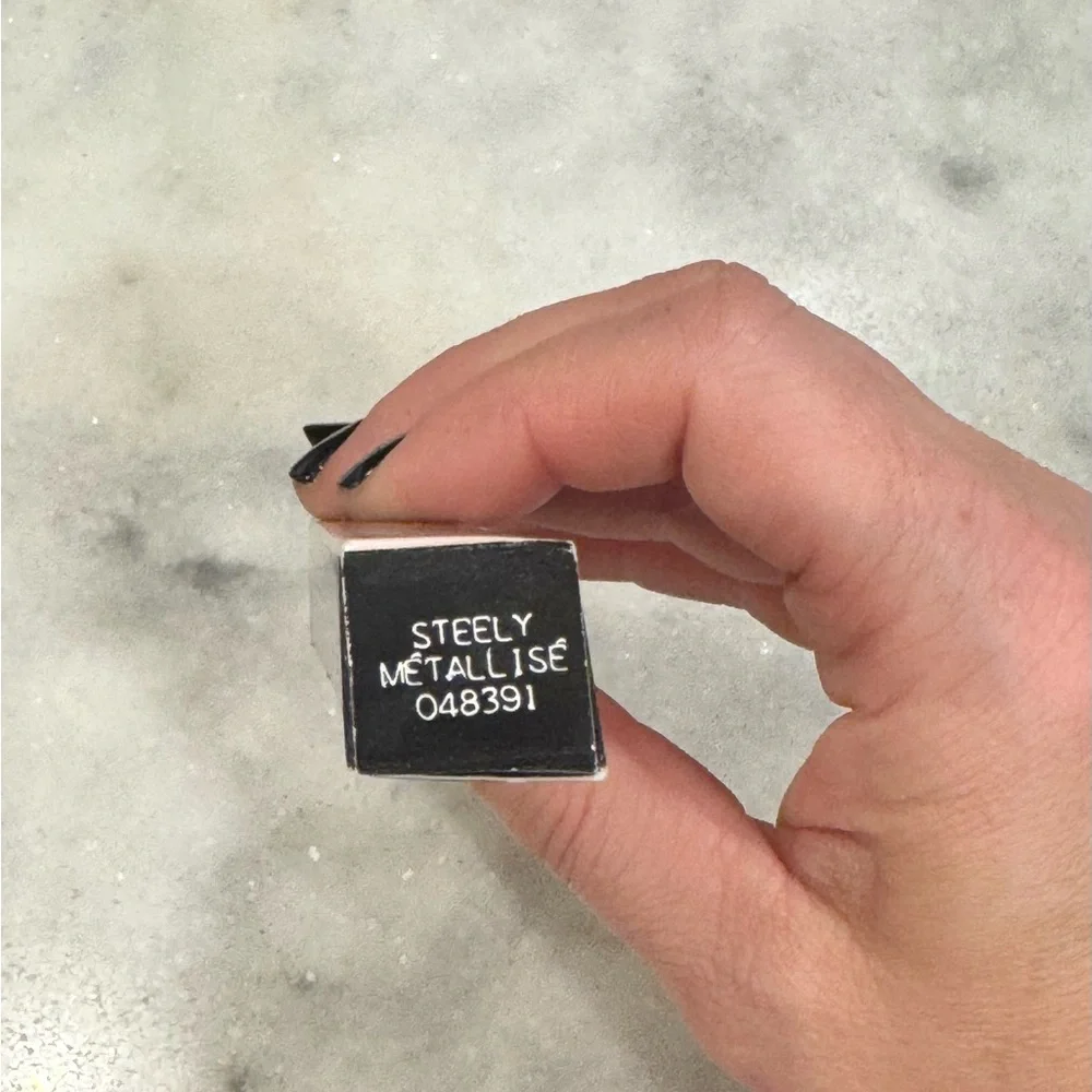 DISCONTINUED Mary Kay STEELY Eye liner, NEW IN BOX